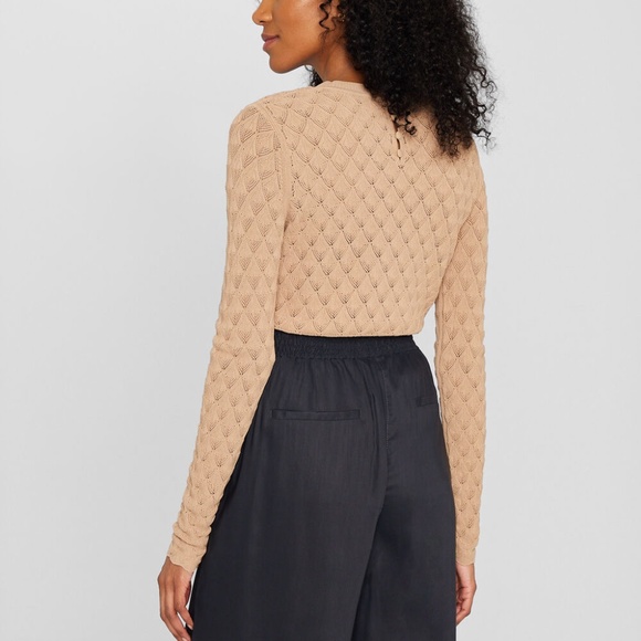 Pointelle Button Back Crew Sweater - New With Tags - NEVER WORN - Beige - Picture 2 of 5